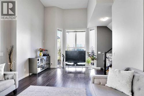 1511 Wentworth Villas Sw, Calgary, AB - Indoor Photo Showing Living Room