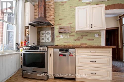 1665 Dranoel Road, Cavan Monaghan (Cavan Twp), ON - Indoor Photo Showing Kitchen