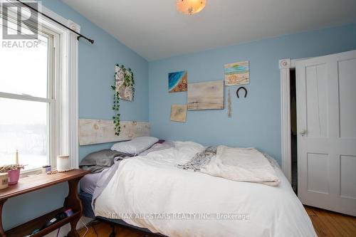 1665 Dranoel Road, Cavan Monaghan (Cavan Twp), ON - Indoor Photo Showing Bedroom