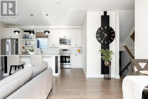A great modern family space! - 1 Princeton Common Street, St. Catharines (Lakeport), ON 