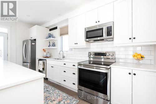 The stainless steel appliances are included. - 1 Princeton Common Street, St. Catharines (Lakeport), ON 