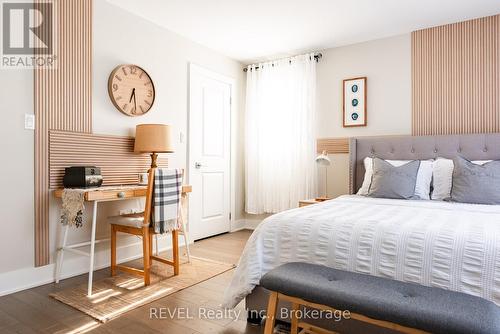 Beautiful wood features added to the walls. - 1 Princeton Common Street, St. Catharines (Lakeport), ON 
