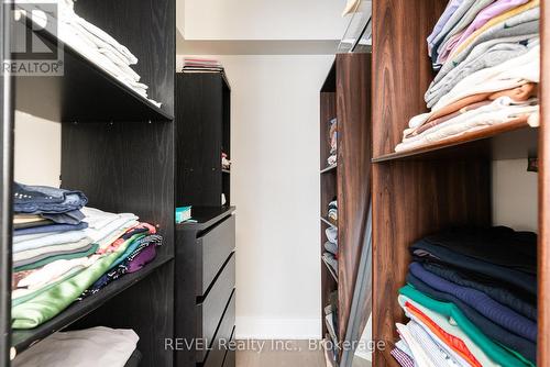 The primary bedroom walk-in closet. - 1 Princeton Common Street, St. Catharines (Lakeport), ON 