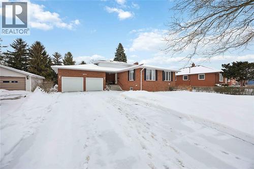 885 MAXWELL STREET  Sarnia, ON N7T 5G3