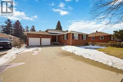 885 MAXWELL STREET Sarnia, ON N7T 5G3