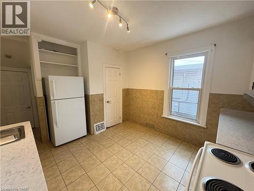 281 Wentworth Street N, Hamilton, ON - Indoor