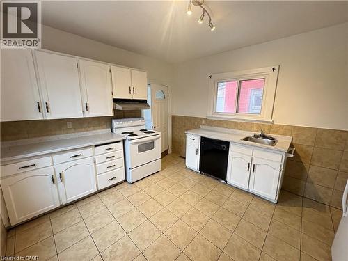 281 Wentworth Street N, Hamilton, ON - Indoor Photo Showing Kitchen