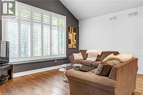 22 Creekside Drive, Niagara-On-The-Lake, ON - Indoor Photo Showing Living Room