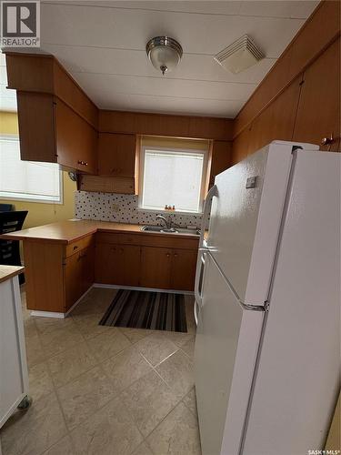 207 3Rd Street Ne, Ituna, SK - Indoor Photo Showing Kitchen