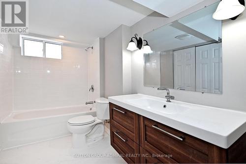 145 Ninth Avenue, Kitchener, ON - Indoor Photo Showing Bathroom
