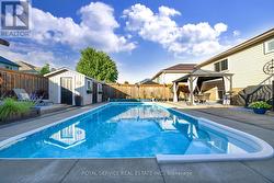 6 GOODWIN AVENUE  Clarington (Bowmanville), ON L1C 4Z4