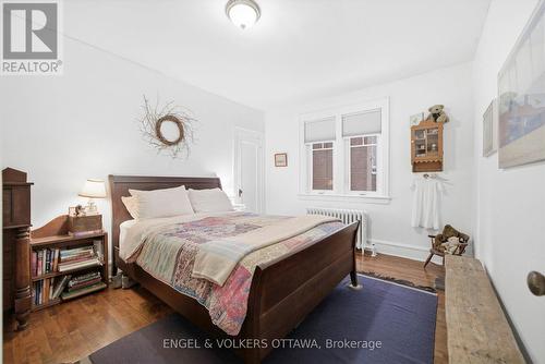 407 Echo Dr. Bedroom 1 - 407 Echo Drive, Ottawa, ON - Indoor Photo Showing Bedroom