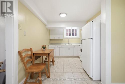 407 Echo Drive, Ottawa, ON - Indoor Photo Showing Kitchen