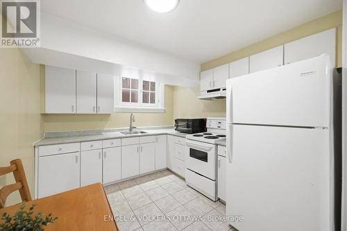 407 Echo Drive, Ottawa, ON - Indoor Photo Showing Kitchen