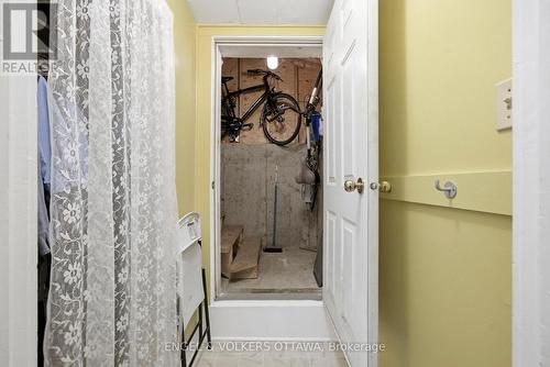 Separate Entrance for 407B - 407 Echo Drive, Ottawa, ON - Indoor Photo Showing Bathroom