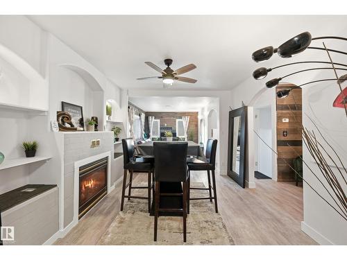 10656 93 St Nw, Edmonton, AB - Indoor Photo Showing Dining Room