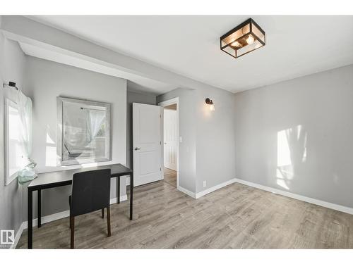 10656 93 St Nw, Edmonton, AB - Indoor Photo Showing Other Room