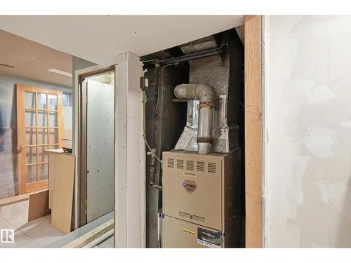 10656 93 St Nw, Edmonton, AB - Indoor Photo Showing Basement