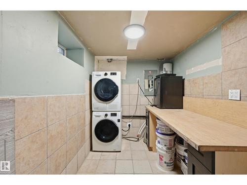 10656 93 St Nw, Edmonton, AB - Indoor Photo Showing Laundry Room