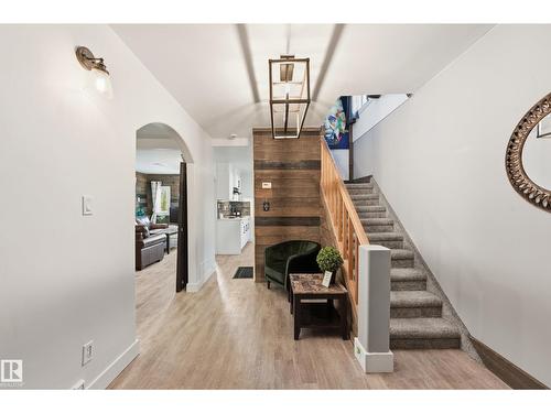 10656 93 St Nw, Edmonton, AB - Indoor Photo Showing Other Room