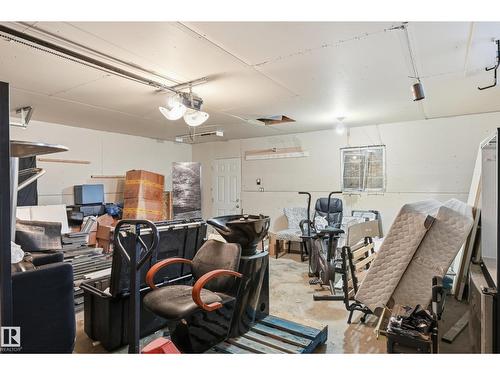 10656 93 St Nw, Edmonton, AB - Indoor Photo Showing Garage