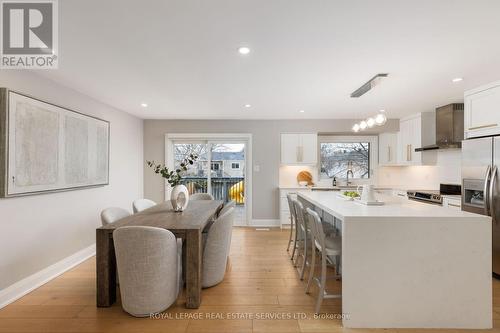 471 Sparling Crescent, Burlington, ON - Indoor Photo Showing Kitchen With Upgraded Kitchen