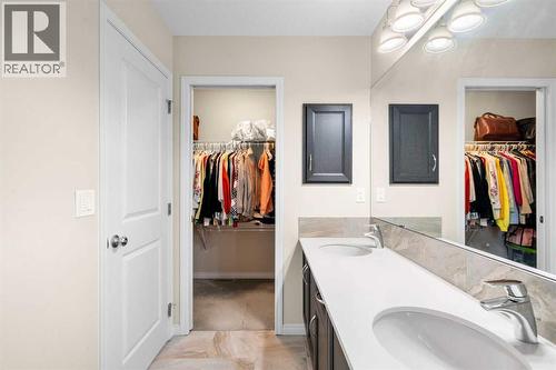 50 Legacy Glen Common Se, Calgary, AB - Indoor Photo Showing Bathroom
