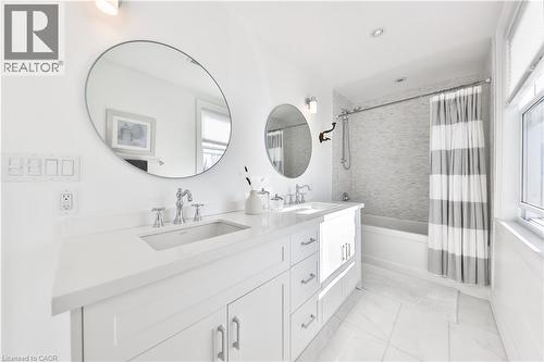 886 Whitney Drive, Mississauga, ON - Indoor Photo Showing Bathroom
