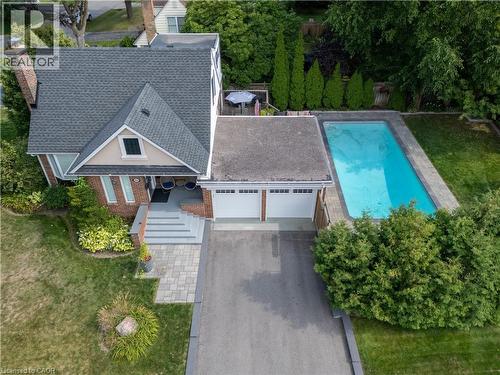 886 Whitney Drive, Mississauga, ON - Outdoor With In Ground Pool