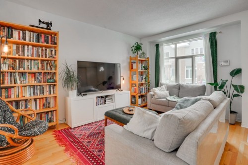 Salon - 209 Rue Madaire, Gatineau (Aylmer), QC - Indoor Photo Showing Living Room