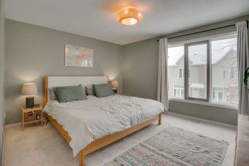 Chambre à coucher principale - 209 Rue Madaire, Gatineau (Aylmer), QC - Indoor Photo Showing Bedroom