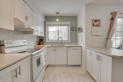 Cuisine - 209 Rue Madaire, Gatineau (Aylmer), QC - Indoor Photo Showing Kitchen