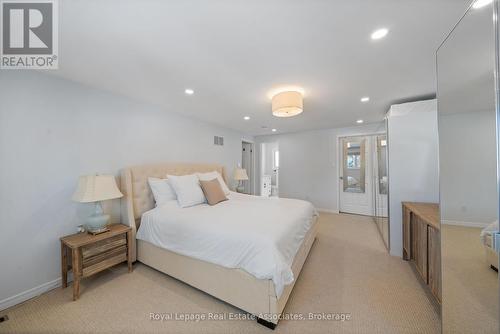 1550 Woodeden Drive, Mississauga, ON - Indoor Photo Showing Bedroom