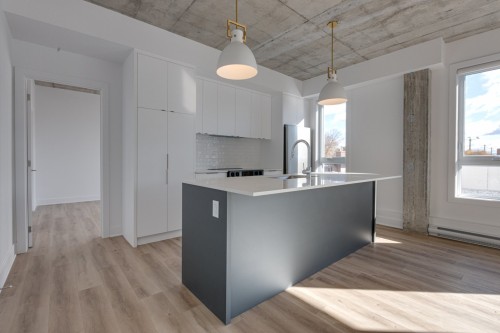 Cuisine - 303-8945 Boul. Viau, Montréal (Saint-Léonard), QC - Indoor Photo Showing Kitchen