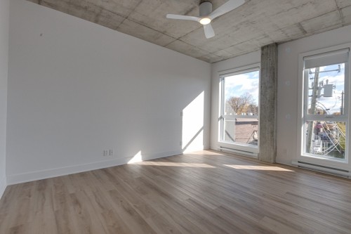 Chambre à coucher - 303-8945 Boul. Viau, Montréal (Saint-Léonard), QC - Indoor Photo Showing Other Room