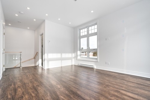 Chambre à coucher - 11-20 Rue Larocque O., Sainte-Agathe-Des-Monts, QC - Indoor Photo Showing Other Room