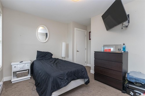 #5-3903 Douglas St, Saanich, BC 