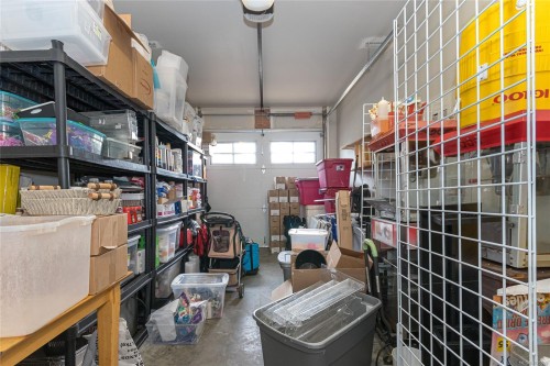 #5-3903 Douglas St, Saanich, BC 