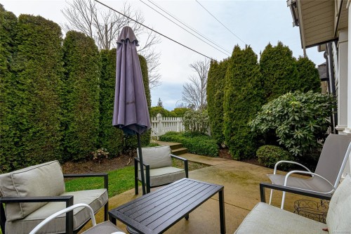#5-3903 Douglas St, Saanich, BC 