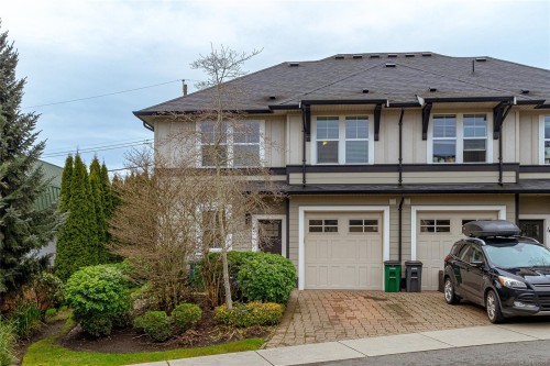 #5-3903 Douglas St, Saanich, BC 