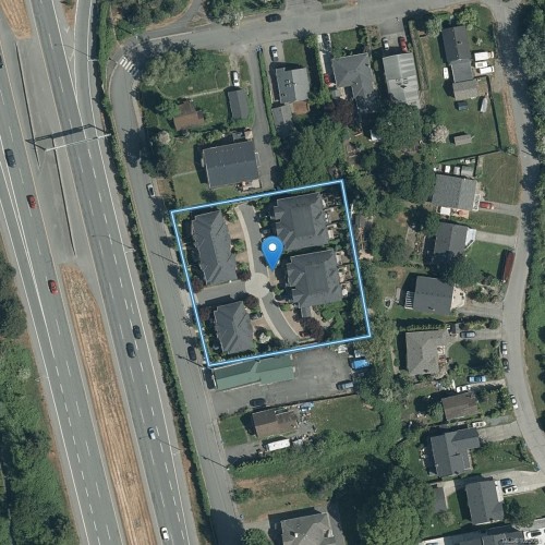 #5-3903 Douglas St, Saanich, BC 