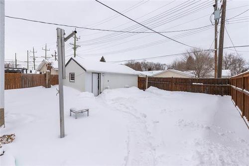 521 Chelsea Ave, Winnipeg, MB 