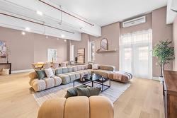 227-2801 Rue du Centre  Montréal (Le Sud-Ouest), QC H3K 3C4