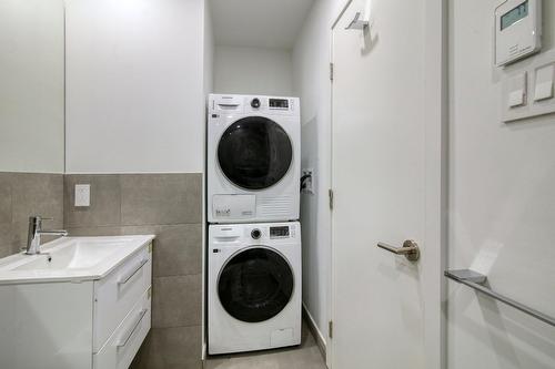Salle de bains - 1-10 Av. Rosemount, Westmount, QC - Indoor Photo Showing Laundry Room