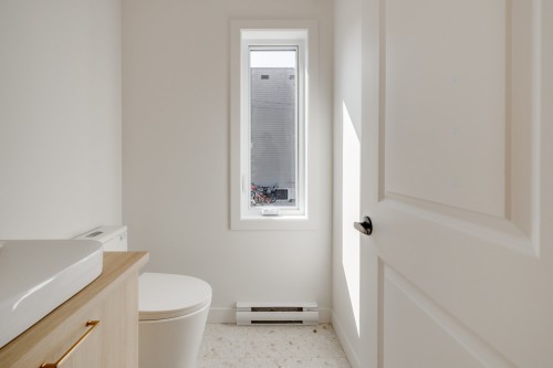Powder room - 3 Av. Du Rang-St-Ignace, Québec (Beauport), QC - Indoor Photo Showing Bathroom