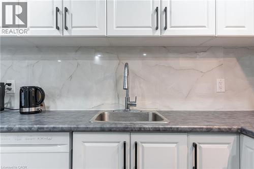 183 Rockledge Drive Unit# Lower, Hamilton, ON - Indoor Photo Showing Kitchen
