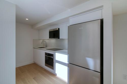 Cuisine - 2-10 Av. Rosemount, Westmount, QC - Indoor Photo Showing Kitchen