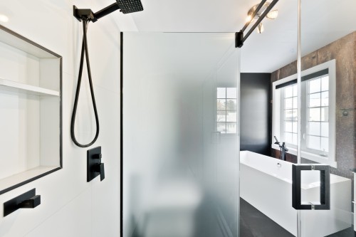 Bathroom - 170 Rue Jean, Saint-Jean-Sur-Richelieu, QC -  Photo Showing Other Room