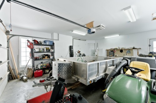 Garage - 170 Rue Jean, Saint-Jean-Sur-Richelieu, QC - Indoor Photo Showing Garage