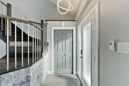 Mud Room - 170 Rue Jean, Saint-Jean-Sur-Richelieu, QC - Indoor Photo Showing Other Room